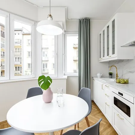 Native Zulawskiego 8 *