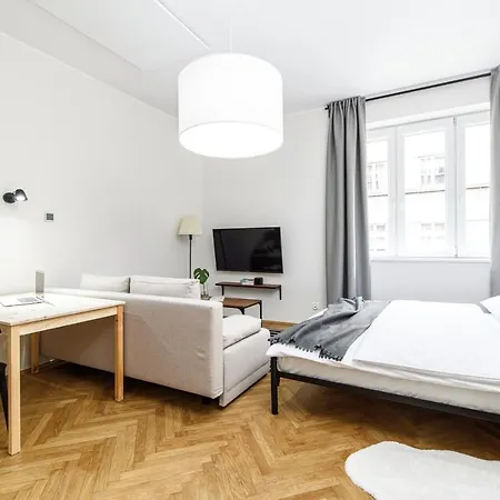 Native Zulawskiego 8 *